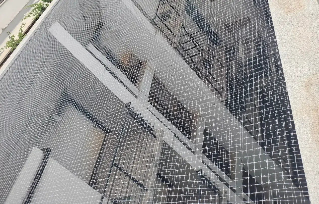 Representative terrace safety nets design and fitting detail
